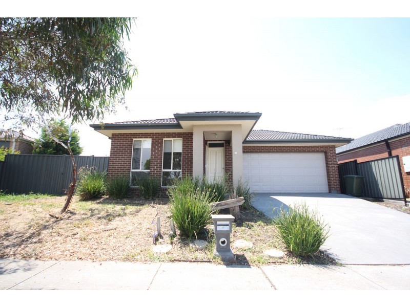14 Black Range Avenue, Craigieburn VIC 3064
