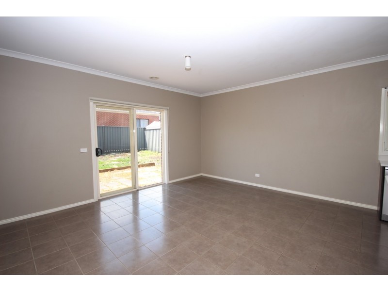 14 Black Range Avenue, Craigieburn VIC 3064