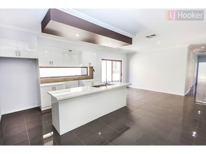 41 Natural Drive, Craigieburn VIC 3064