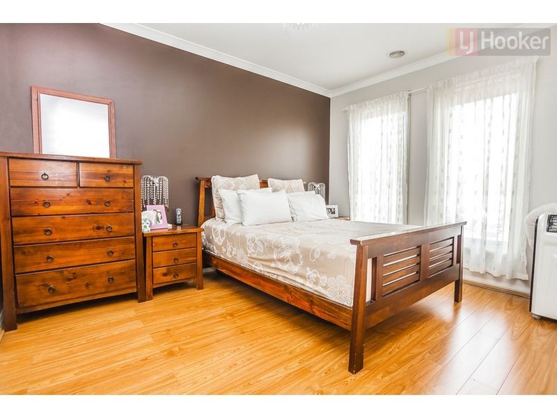 11 Malabar Street, Roxburgh Park VIC 3064