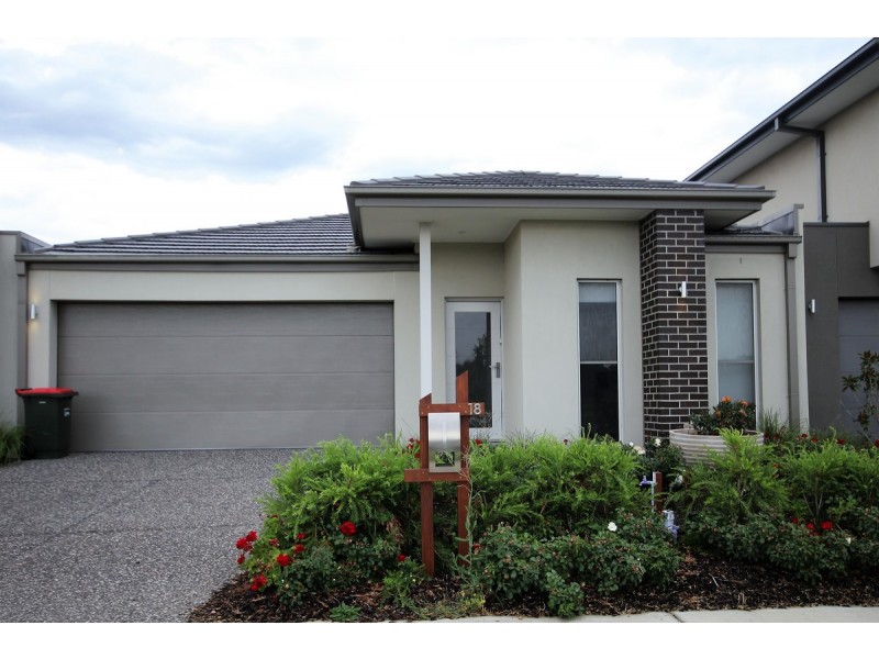 18 Bianca Crescent, Greenvale VIC 3059