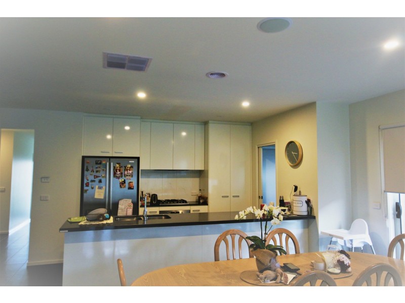 18 Bianca Crescent, Greenvale VIC 3059