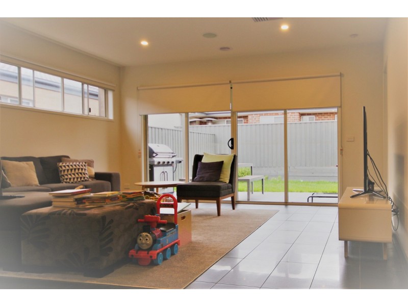 18 Bianca Crescent, Greenvale VIC 3059