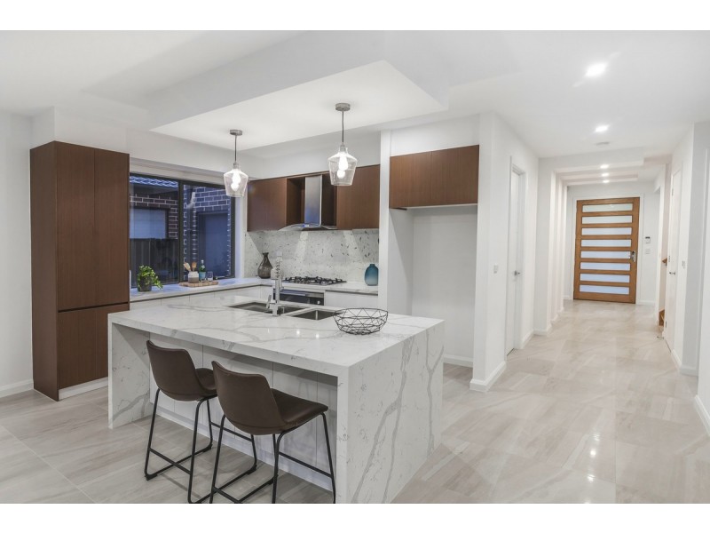 21 Mountleigh Circuit, Craigieburn VIC 3064