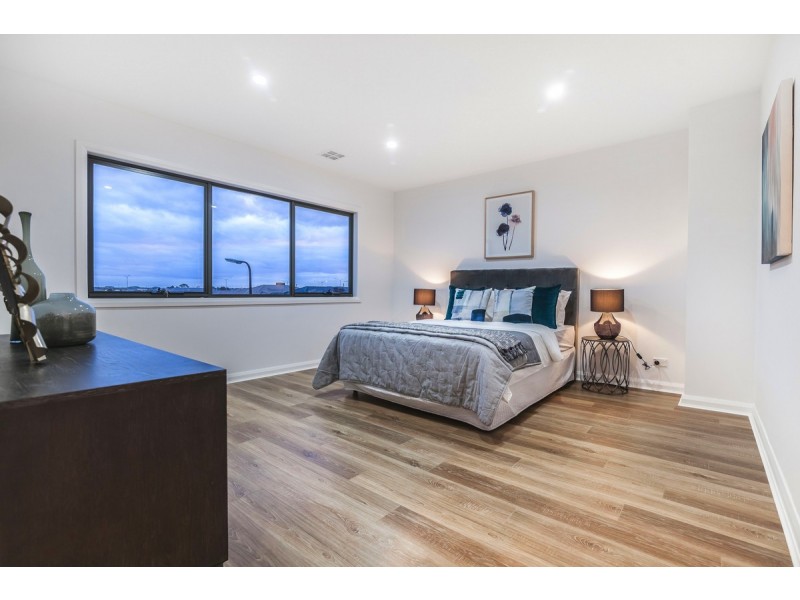 21 Mountleigh Circuit, Craigieburn VIC 3064