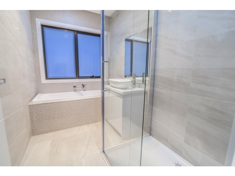 21 Mountleigh Circuit, Craigieburn VIC 3064