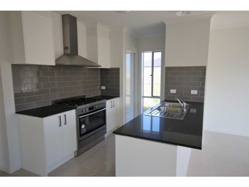 69 Bunting Crescent, Kalkallo VIC 3064