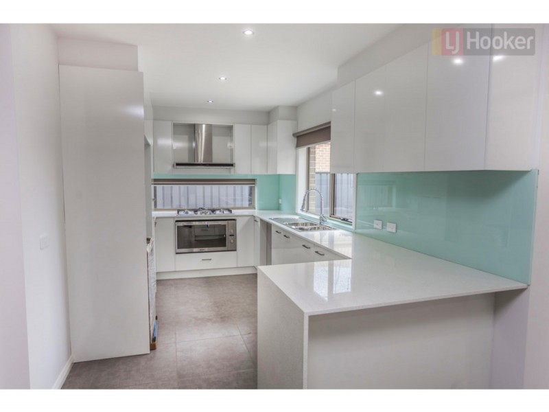 2 Saint Road, Craigieburn VIC 3064