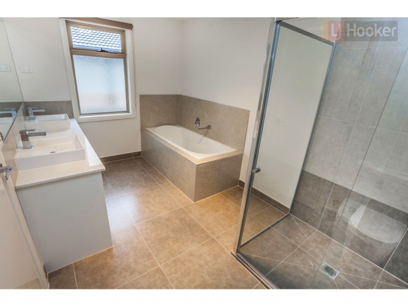 2 Saint Road, Craigieburn VIC 3064