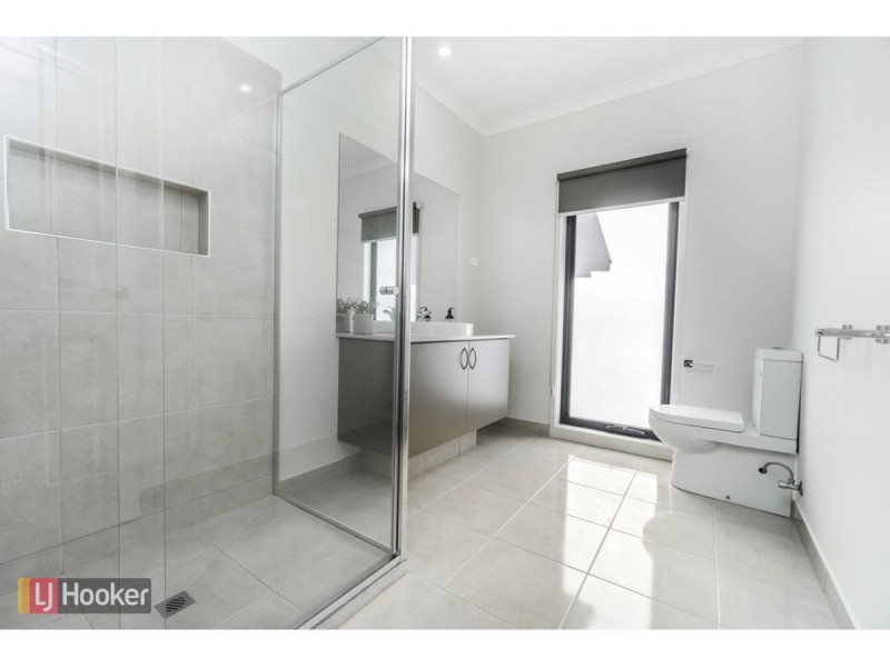 4 Montalto Street, Craigieburn VIC 3064