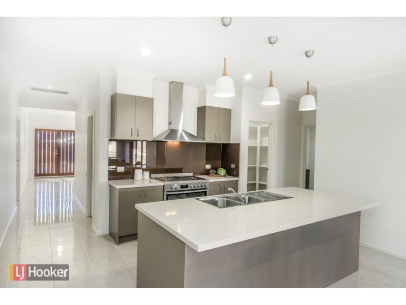 4 Montalto Street, Craigieburn VIC 3064