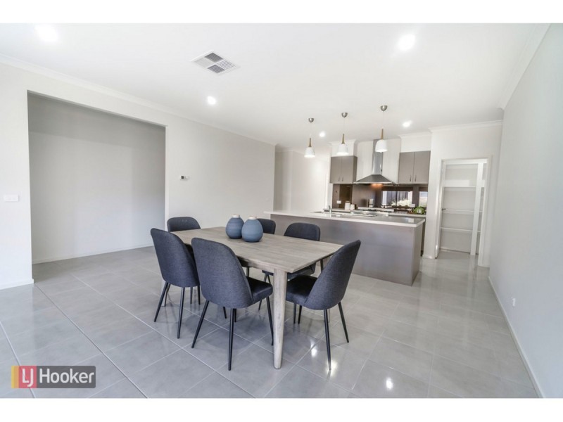 4 Montalto Street, Craigieburn VIC 3064