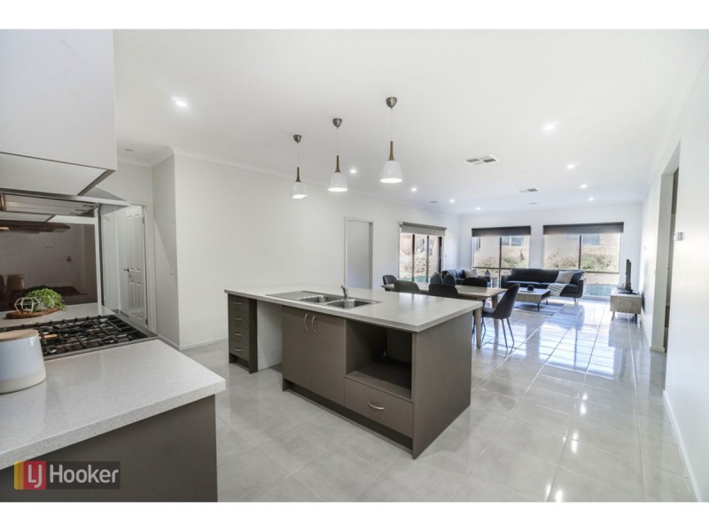 4 Montalto Street, Craigieburn VIC 3064