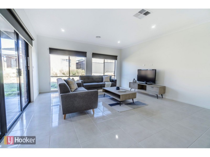 4 Montalto Street, Craigieburn VIC 3064