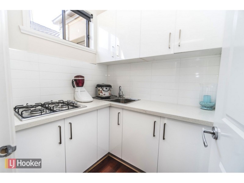 4 Hedges Street, Craigieburn VIC 3064