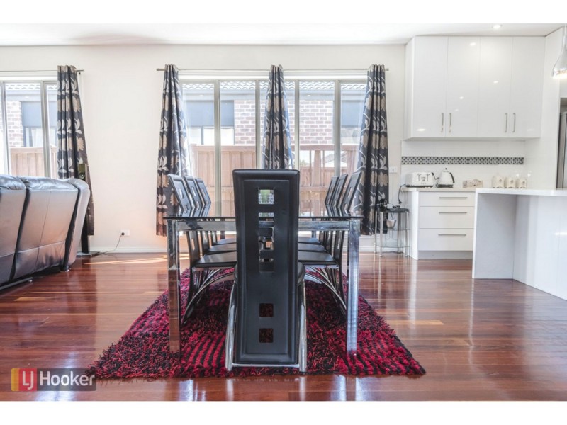 4 Hedges Street, Craigieburn VIC 3064