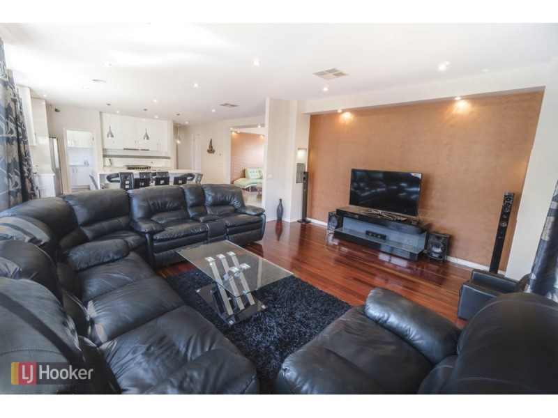 4 Hedges Street, Craigieburn VIC 3064