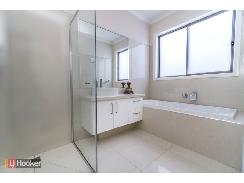 4 Hedges Street, Craigieburn VIC 3064