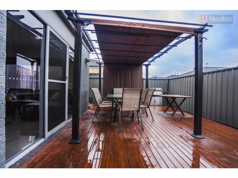 18 Black Wattle Avenue, Craigieburn VIC 3064