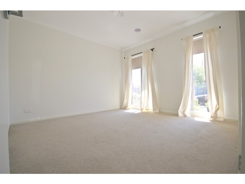 16 Degrave Street, Mickleham VIC 3064