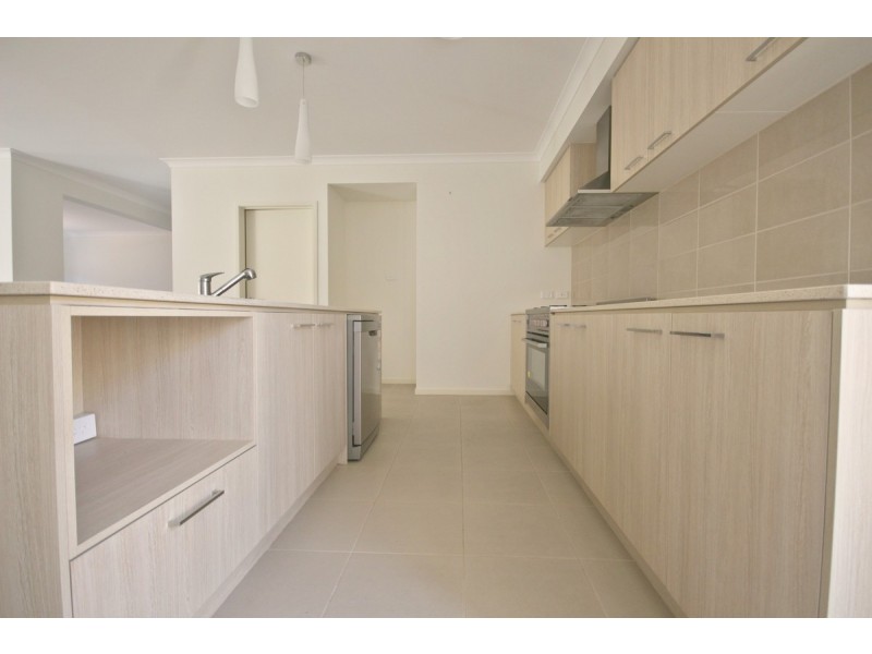 16 Degrave Street, Mickleham VIC 3064