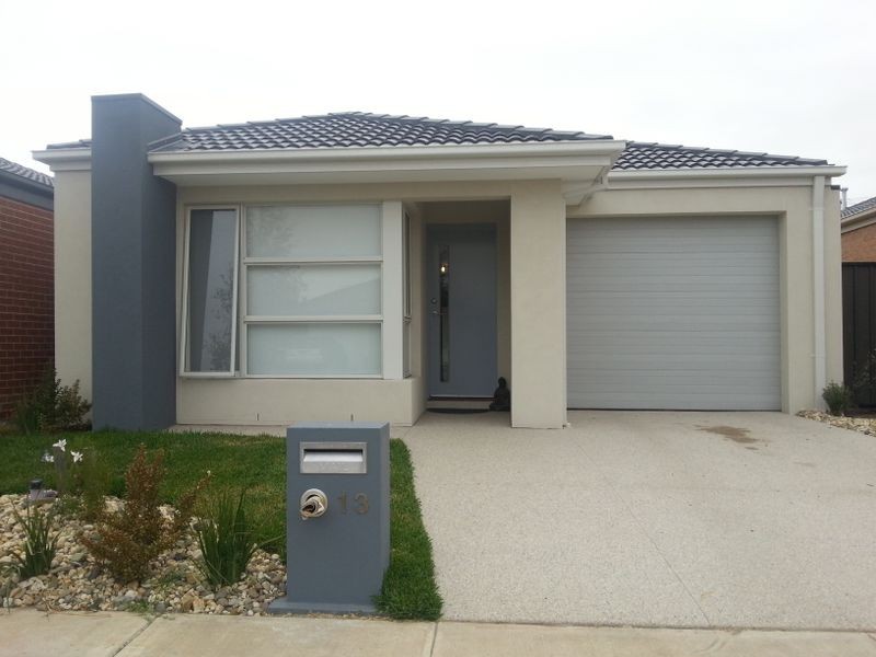 13 Woodgrove St, Craigieburn VIC 3064