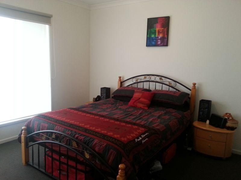 13 Woodgrove St, Craigieburn VIC 3064