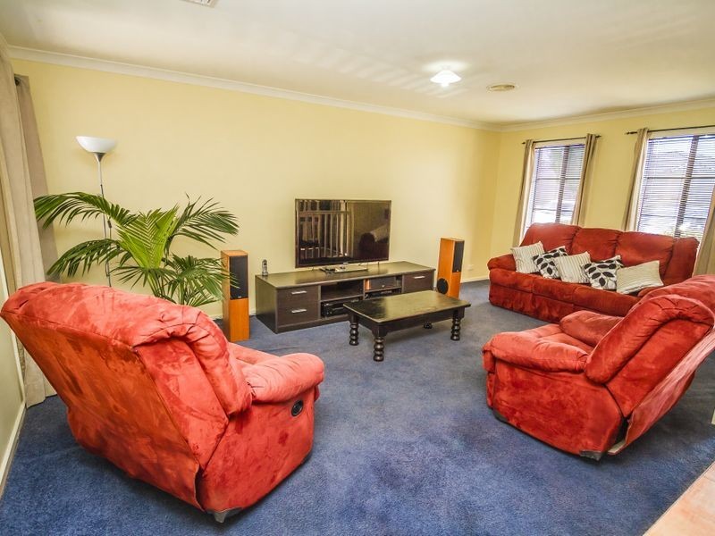 14 Bertrand Court, Craigieburn VIC 3064