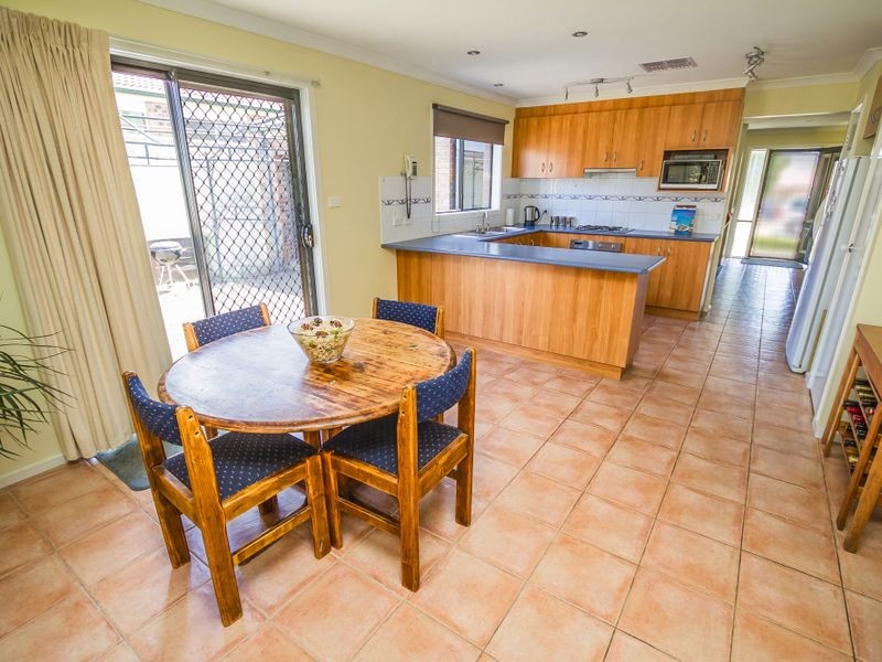 14 Bertrand Court, Craigieburn VIC 3064