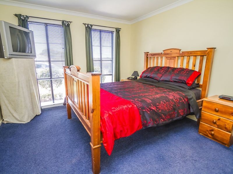 14 Bertrand Court, Craigieburn VIC 3064