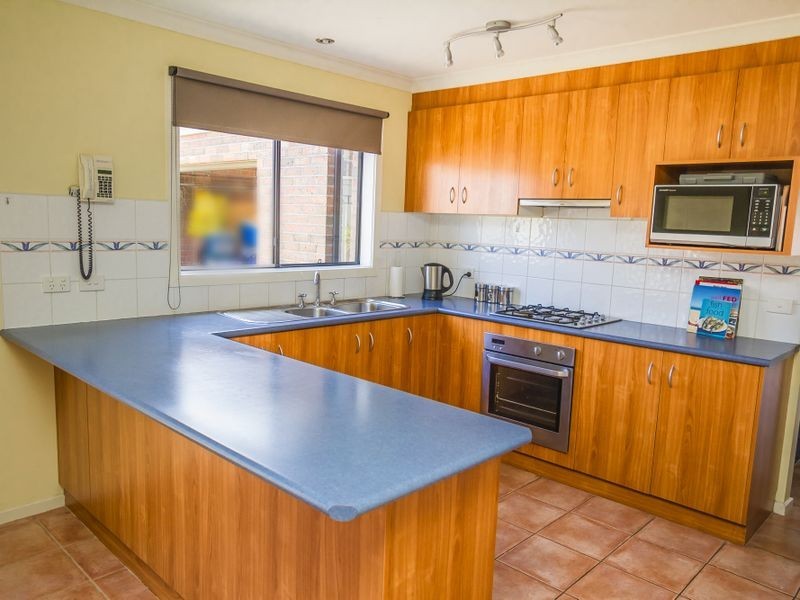 14 Bertrand Court, Craigieburn VIC 3064