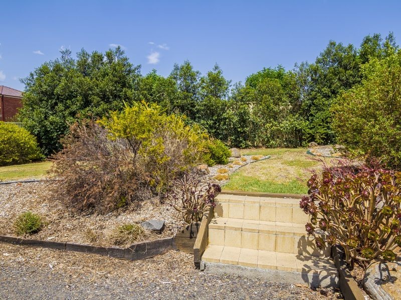 14 Bertrand Court, Craigieburn VIC 3064