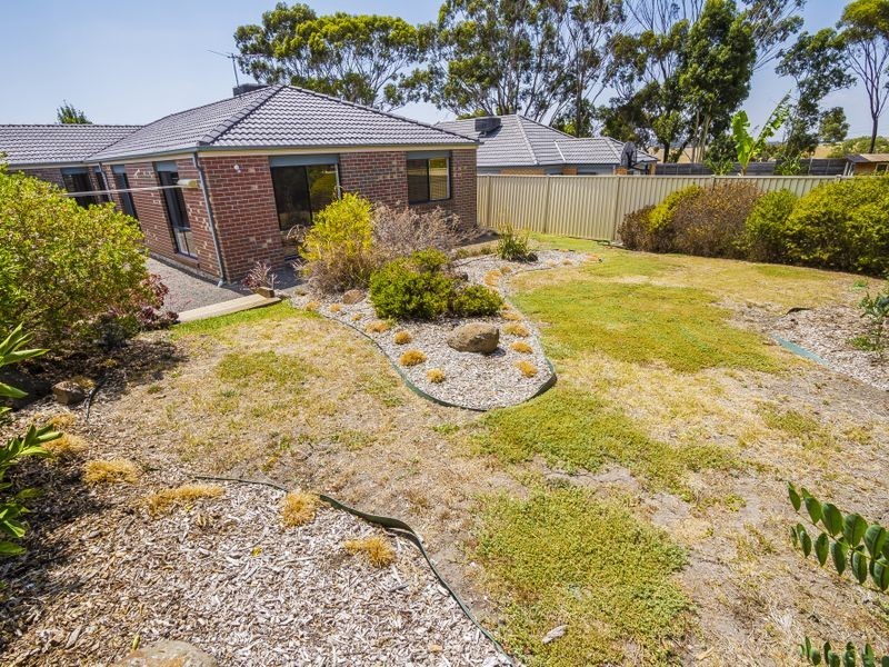 14 Bertrand Court, Craigieburn VIC 3064