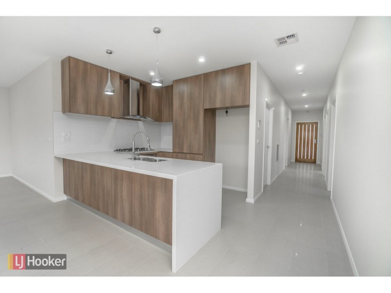 76 Gallantry Avenue, Craigieburn VIC 3064