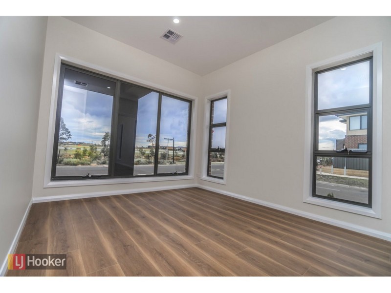 76 Gallantry Avenue, Craigieburn VIC 3064