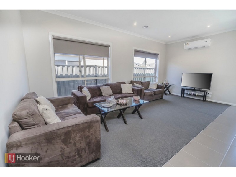 451 Grand Boulevard, Craigieburn VIC 3064