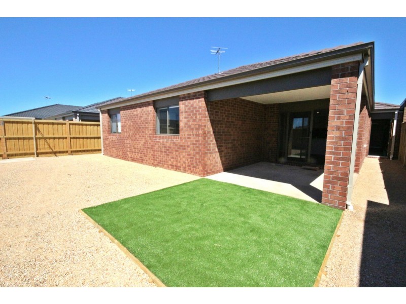 5 Bedgebury Street, Mickleham VIC 3064