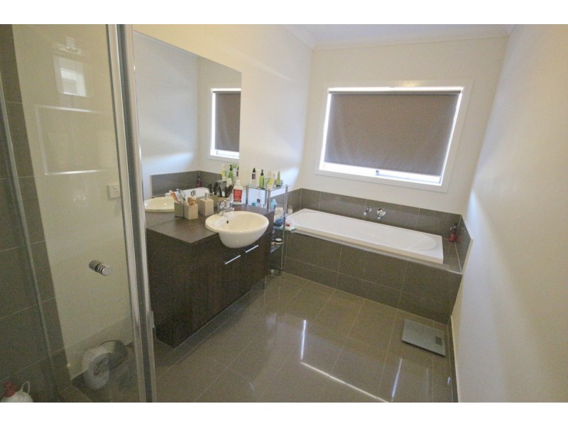 17 Riverway View, Craigieburn VIC 3064