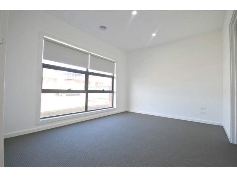 9 Divan Place, Craigieburn VIC 3064