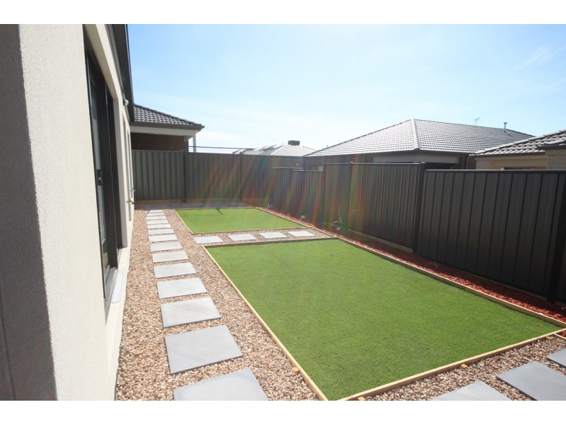 9 Divan Place, Craigieburn VIC 3064