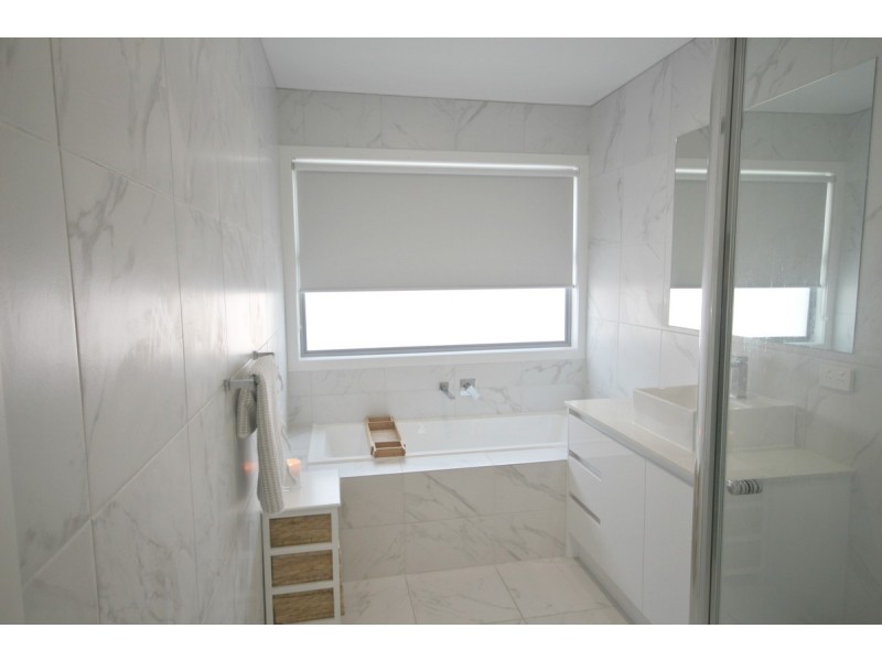 2 Vivid Way, Craigieburn VIC 3064