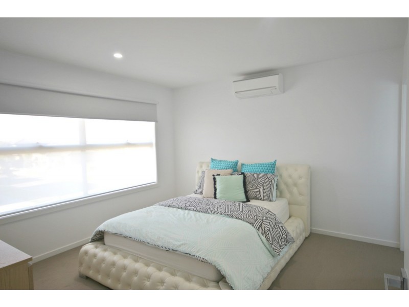 2 Vivid Way, Craigieburn VIC 3064