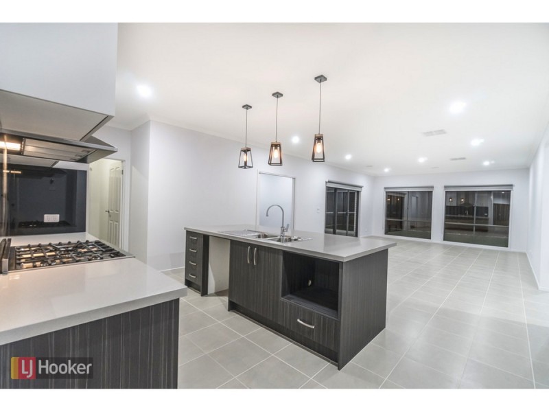 6 Montalto Street, Craigieburn VIC 3064