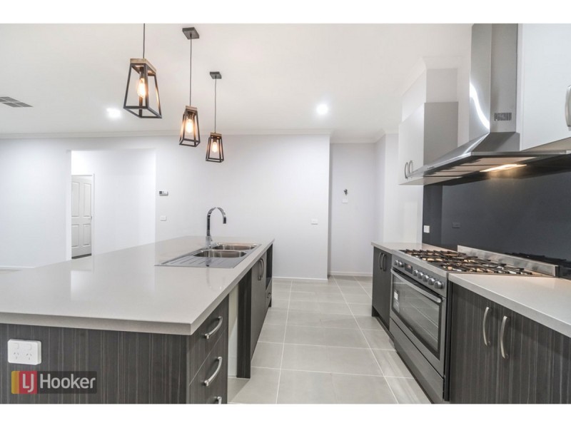 6 Montalto Street, Craigieburn VIC 3064