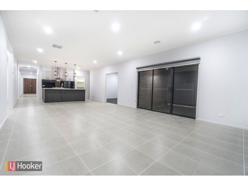 6 Montalto Street, Craigieburn VIC 3064