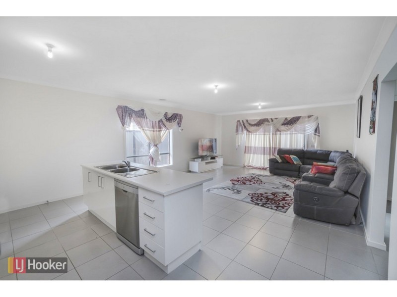 70 Moor Park Drive, Craigieburn VIC 3064