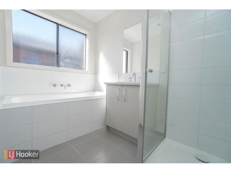 70 Moor Park Drive, Craigieburn VIC 3064