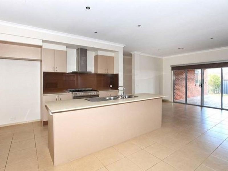 19 Perth St, Craigieburn VIC 3064