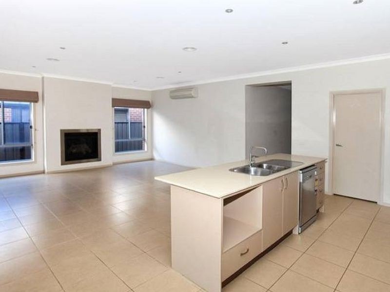 19 Perth St, Craigieburn VIC 3064