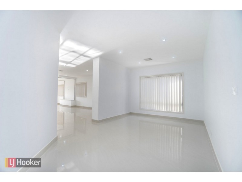 31 Quarter Street, Roxburgh Park VIC 3064